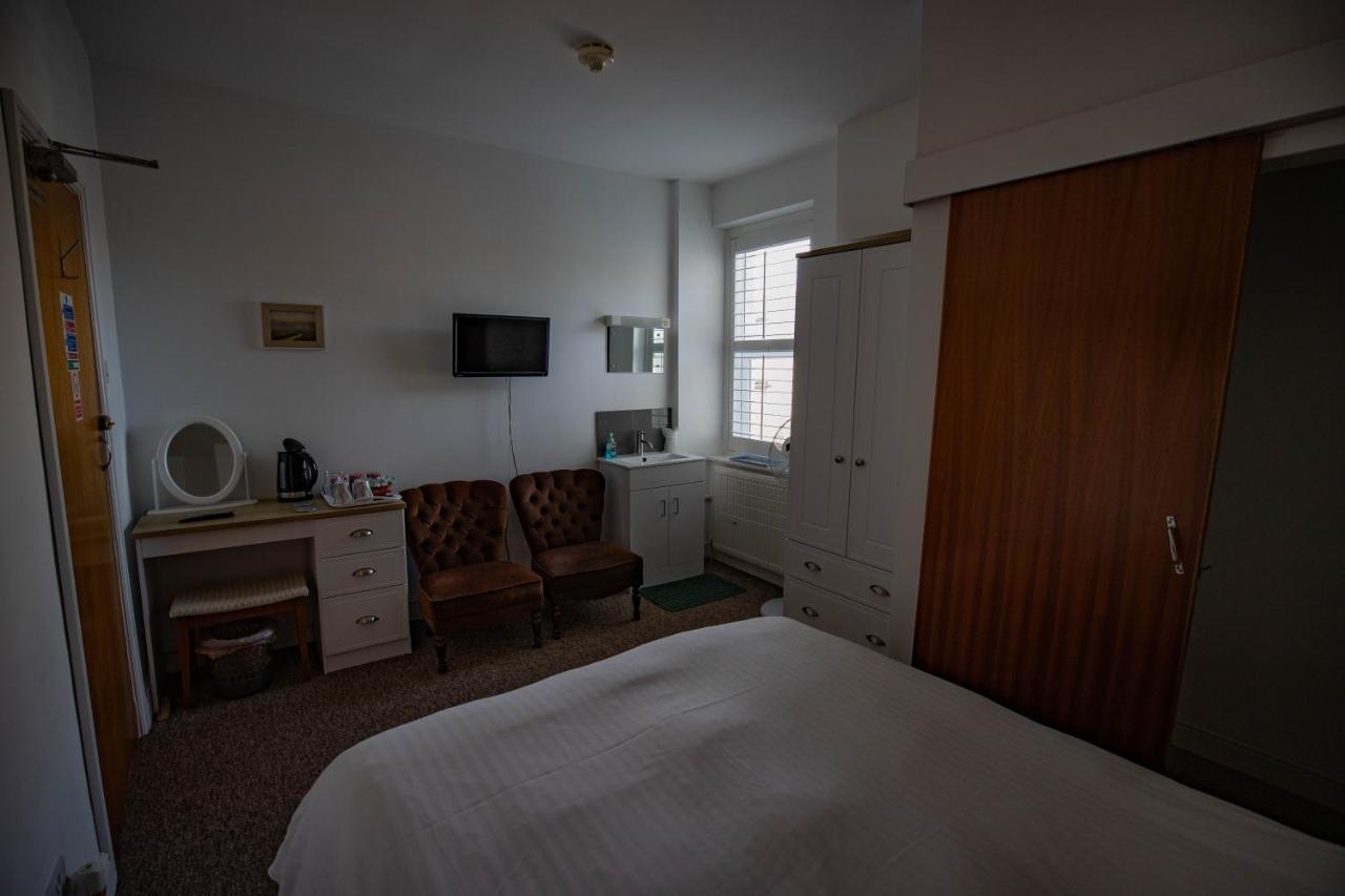 Claremont Bed & Breakfast 4*