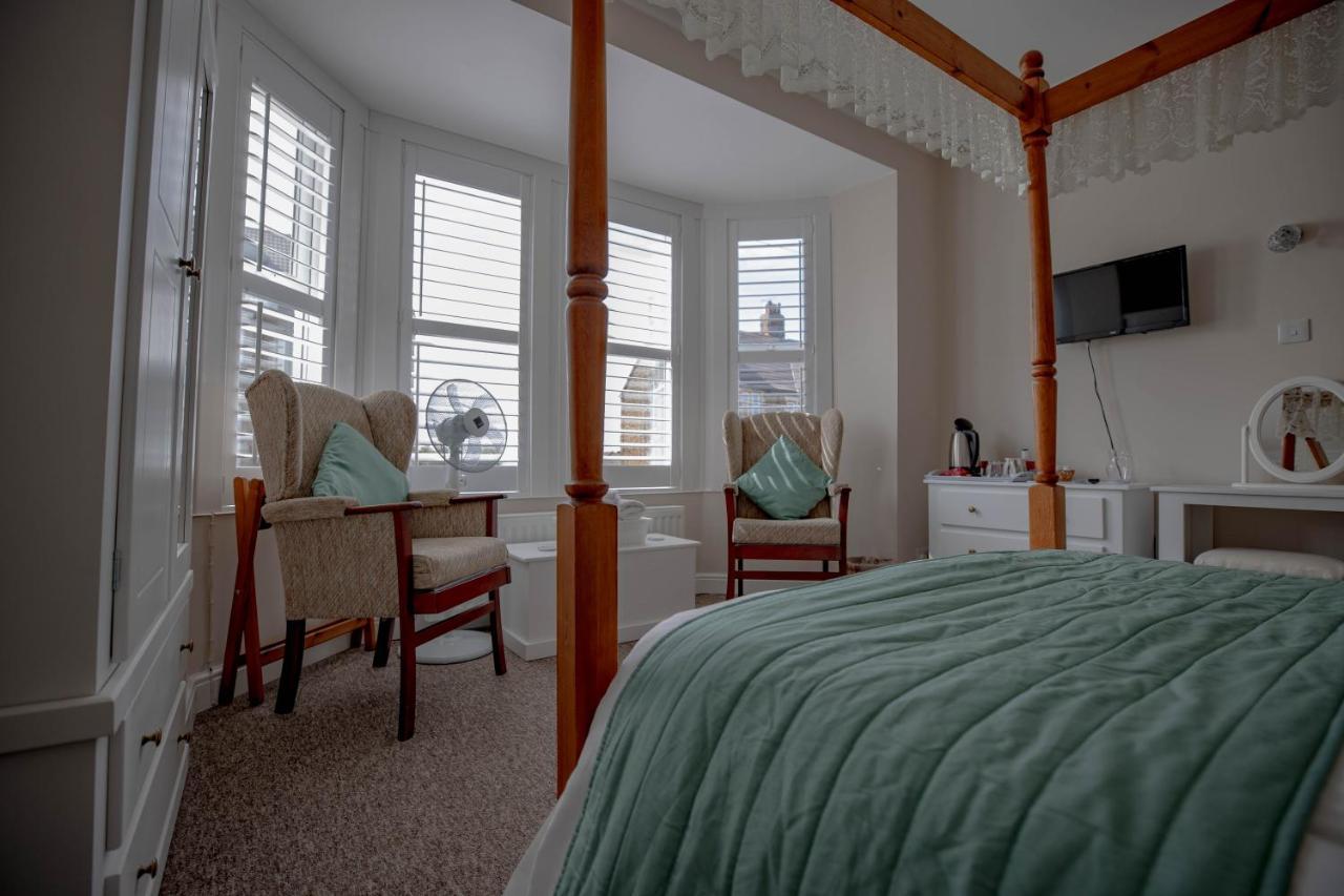 Claremont 4*